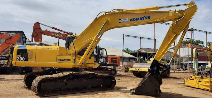 Excavator Komatsu PC200